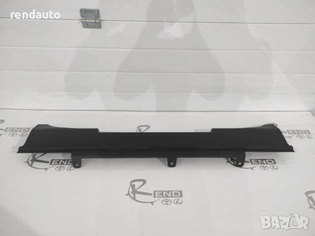 Кора в багажник за Toyota Corolla E18 2013-2019 64271-02190