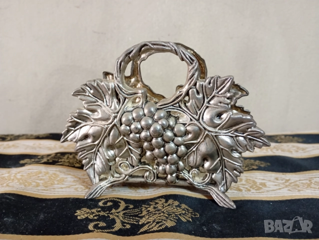 Посребрен винтидж салфетник
