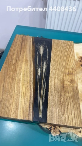 Дъска дъс епоксидна смола и мотиви 