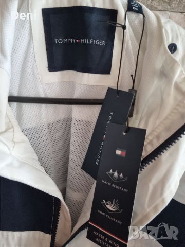 Нова мъжка ветровка Tommy Hilfiger, снимка 4 - Спортни дрехи, екипи - 46498728