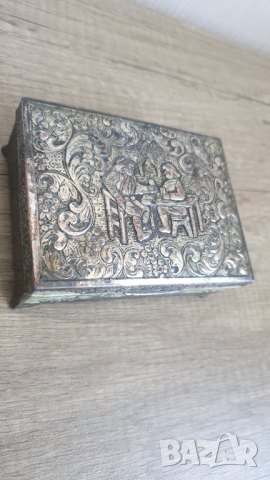 Стара метална кутия за бижута, снимка 3 - Антикварни и старинни предмети - 45035313