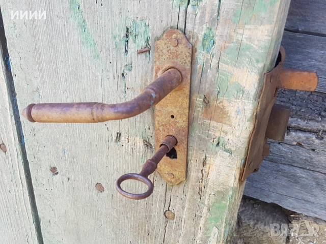 Стара врата порта с брава и ключ, снимка 2 - Антикварни и старинни предмети - 53749958