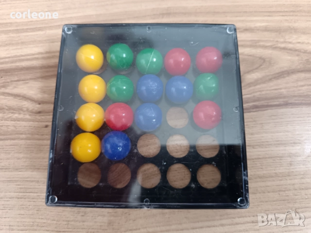 Логическа игра с 4х4 цветни топчета