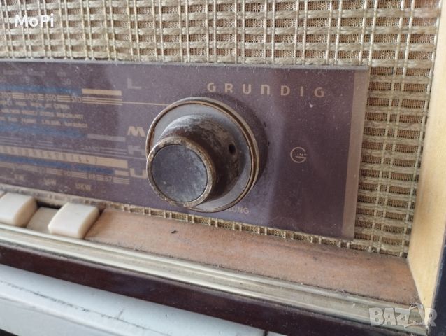 GRUNDIG лампово радио, снимка 4 - Радиокасетофони, транзистори - 45294832