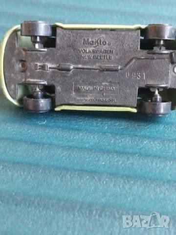 Maisto Volkswagen New Beetle - оригинална количка, снимка 3 - Коли, камиони, мотори, писти - 53669567