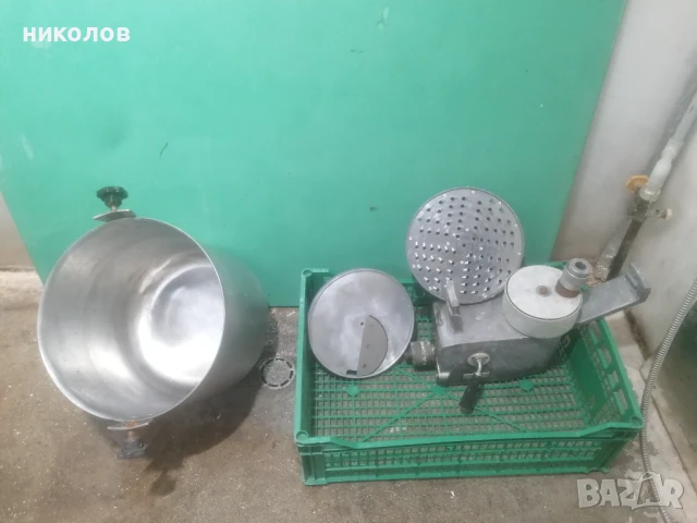 Професионална трифазна зеленчукорезачка , снимка 6 - Обзавеждане на кухня - 51095632