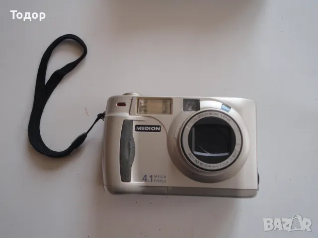 Фотоапарат камера Canon Medion MD 9700, снимка 2 - Фотоапарати - 47039326