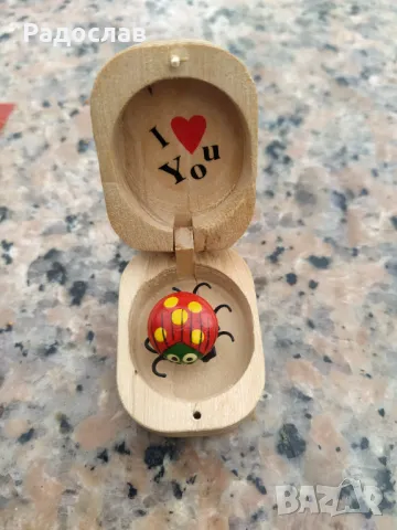 сувенир ,, танцуваща " трепкаща фигурка 