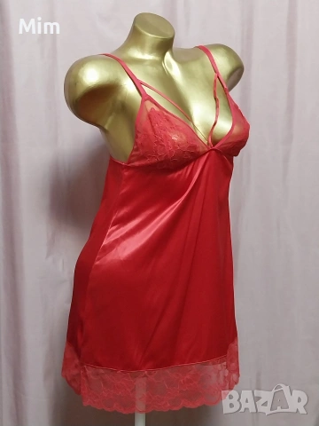 S Червена нощница от еластичен сатен и дантела , снимка 2 - Нощници - 53968440