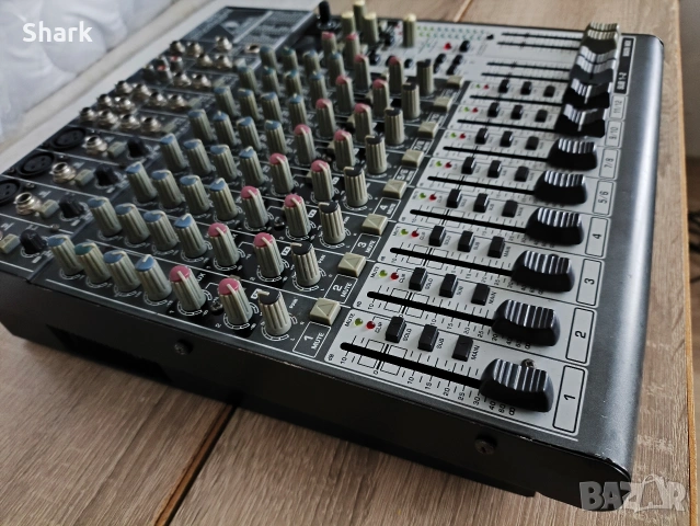 Миксер / Миш пулт Behringer Xenyx 1622FX, снимка 3 - Ресийвъри, усилватели, смесителни пултове - 53926045