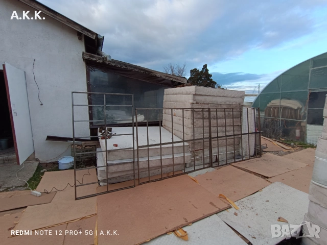 Продавам метални рамки за дворни порти или врати, снимка 2 - Гаражни врати - 53463940