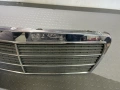 Решетката на предния капак за Mercedes E-class W210, снимка 5