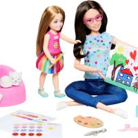 Комплект за игра Barbie Art Therapy с кукла терапевт, малка кукла с  емоджи тениска и аксесоари, снимка 1 - Кукли - 45117595