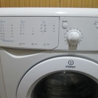 Продавам пералня INDESIT IWC6103 запазена за части или ремонт, снимка 2 - Перални - 45498170