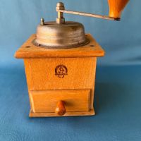 Ретро немска мелничка мелница дървена за мелене на кафе, снимка 1 - Антикварни и старинни предмети - 45143192