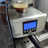 Кафемашина Зелмер с ръкохватка с крема диск, работи перфектно и прави страхотно кафе с каймак , снимка 2 - Кафемашини - 45520023