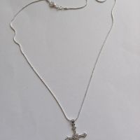 Сребърно колие кръст с кристали , снимка 4 - Колиета, медальони, синджири - 45304938