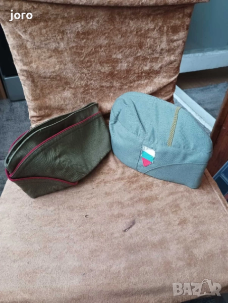 Стари войнишки шапки, снимка 1