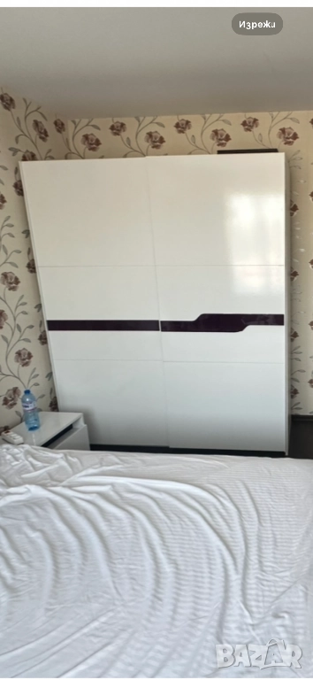 Гардероб с плъзгащи врати - бял, снимка 1