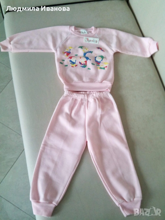 Детски дрехи и коледна украса, снимка 1