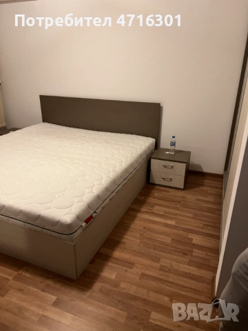 Спалня с подматрачна рамка и марк + 2 нощни шкафчета, снимка 2 - Спални и легла - 53224884