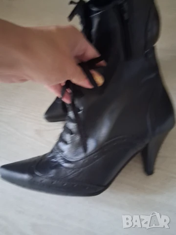 Чисто нови боти от ест.кожа