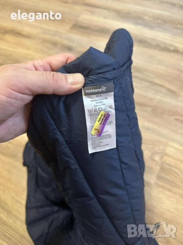 Висок клас дамско пухено елече Norrona falketind down750 Vest Women - Indigo Night , XS размер, снимка 11 - Якета - 52413518