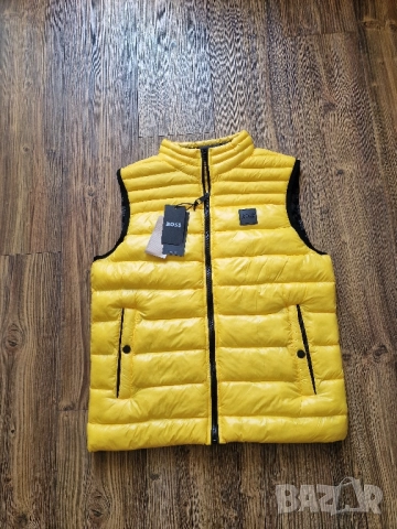 Страхотна мъжка грейка елек HUGO BOSS размер S M L XL 2XL , снимка 2 - Якета - 51469998