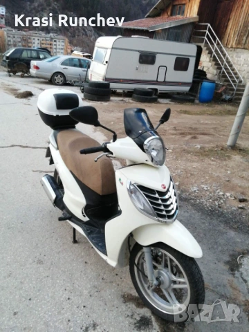 Скутер , снимка 3 - Мотоциклети и мототехника - 53053570