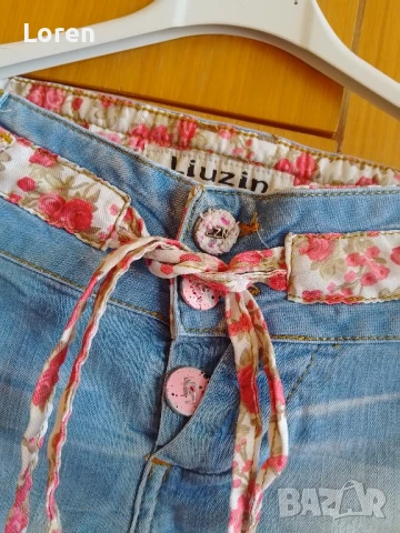 Красиви дънки с флорални орнаменти и копчета, снимка 4 - Дънки - 51316893