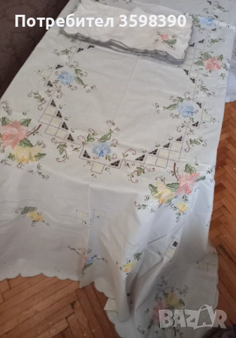 Памучна покривка с бродерия 260×170 см., 12 салфетки 