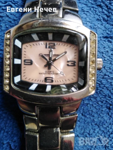 ПРОДАВАМ  ЕЛЕКТРОМЕХАНИЧЕН  РЪЧЕН  ЧАСОВНИК   ЗА   10 лв.