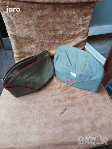 Стари войнишки шапки
