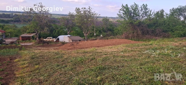 парцел с гараж 810 кв.м, снимка 16 - Парцели - 50960281