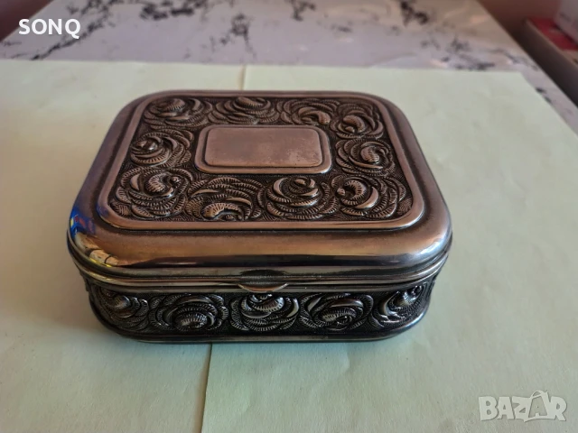 Страхотна Стара Посребрена Кутия За Бижута