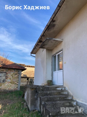 Едностайна къща с двор и стопански постройки с.Медовина, снимка 3 - Къщи - 53864965