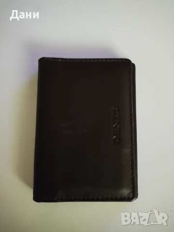 Кожен портфейл за карти