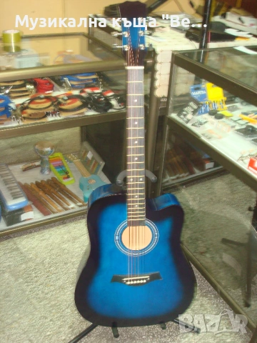 Акустична китара с калъф
