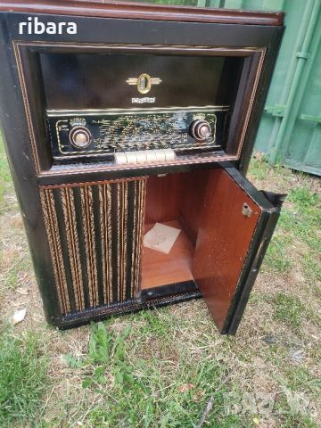 Стар, ретро, античен радио грамофон Philips  аудио комбайн, лампово радио шкаф,немски, снимка 1 - Аудиосистеми - 45407607
