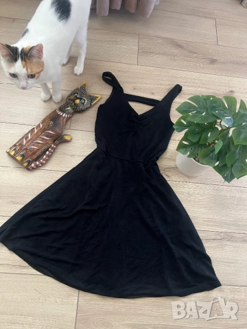 Малка черна рокля, снимка 2 - Рокли - 51464020