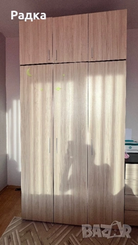 Трикрилен гардероб с надстройка