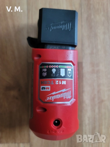 Milwaukee M12 TCBH зарядно устройство с USB което става на powerbank, снимка 5 - Други инструменти - 52124127