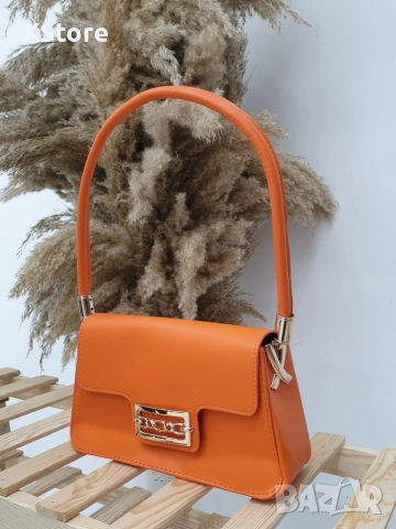 Малка дамска кожена чанта с тик-так закопчаване. Различни цветове , снимка 3 - Чанти - 52584264