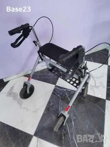 Проходилка за възрастни / ролатор, снимка 3 - Ролатори - 52793042