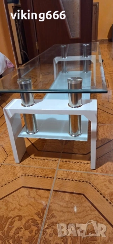 Стъклена холна маса