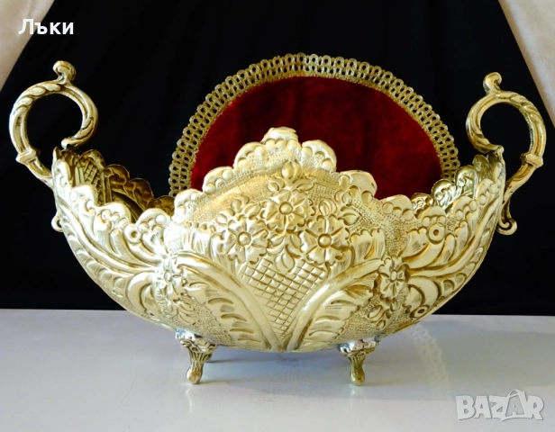 Бронзова жардениера,гондола,фруктиера шедьовър. 