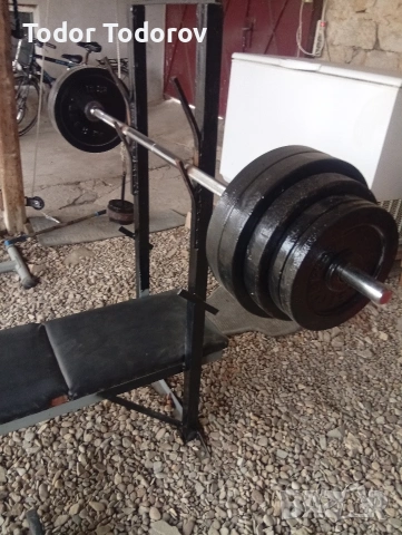 Продавам щанга , тежести 100кг , и лежанка 