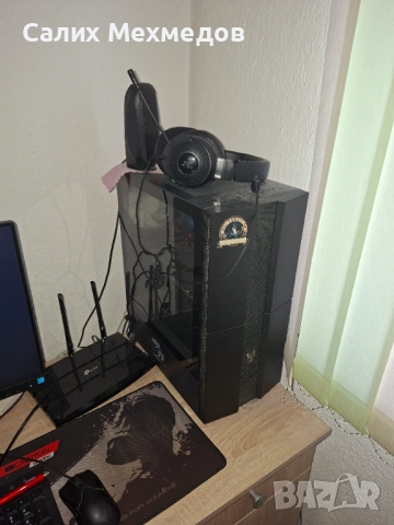 Компютър с монитор