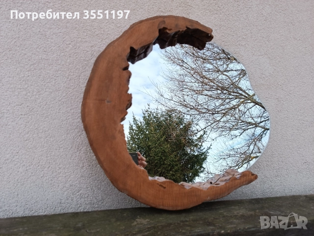 ОГЛЕДАЛО с масивна дървена рамка от дънер с жив вътрешен и външен ръб