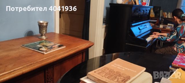 Масивен античен дъбов шкаф с дърворезба от края на 19-ти, началото на 20-ти век.Функционален., снимка 6 - Декорация за дома - 45203085